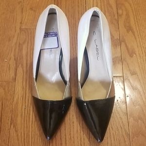 Pointed toe Heels